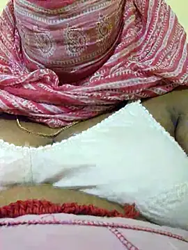 Snapshot of Tamilreethu chatting on November 19, 2025, 11:10 am Tamilreethu online show from November 19, 2025, 11:10 am