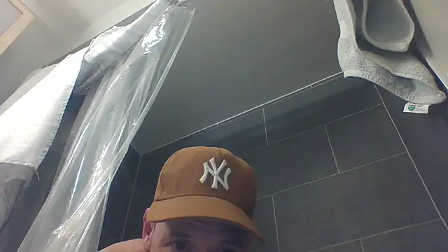 ChiNOTsoChiGuy online show from August 3, 2026, 3:05 am