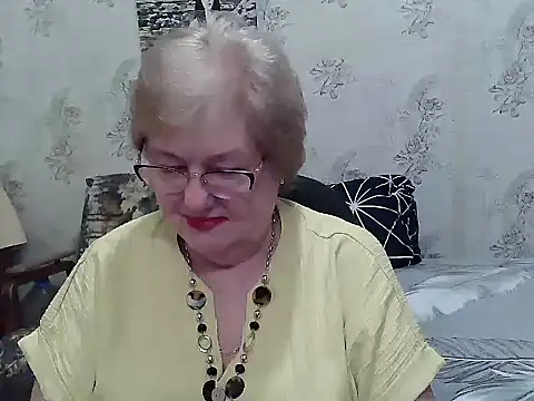 Snapshot of Renata62011 chatting on May 10, 2026, 12:21 pm Renata62011 online show from May 10, 2026, 12:21 pm