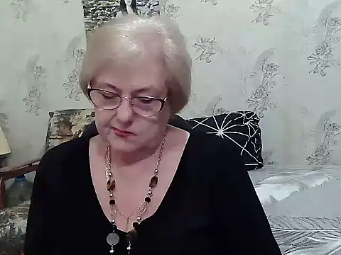 Snapshot of Renata62011 chatting on May 11, 2026, 11:49 am Renata62011 online show from May 11, 2026, 11:49 am