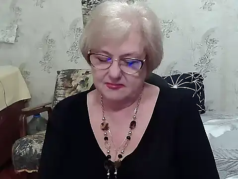 Snapshot of Renata62011 chatting on May 11, 2026, 3:51 pm Renata62011 online show from May 11, 2026, 3:51 pm