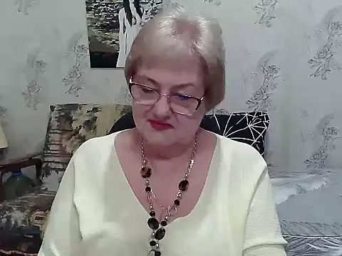 Snapshot of Renata62011 chatting on May 17, 2026, 12:23 pm Renata62011 online show from May 17, 2026, 12:23 pm