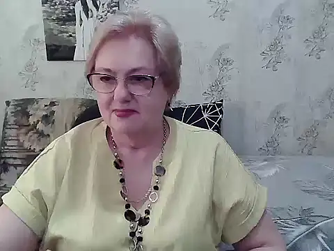 Snapshot of Renata62011 chatting on May 19, 2026, 12:22 pm Renata62011 online show from May 19, 2026, 12:22 pm