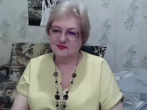 Snapshot of Renata62011 chatting on May 24, 2026, 5:45 am Renata62011 online show from May 24, 2026, 5:45 am