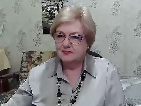 Snapshot of Renata62011 chatting on May 27, 2026, 6:32 am Renata62011 online show from May 27, 2026, 6:32 am