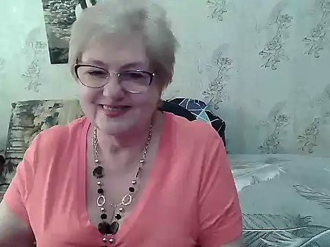 Snapshot of Renata62011 chatting on June 2, 2026, 11:45 am Renata62011 online show from June 2, 2026, 11:45 am