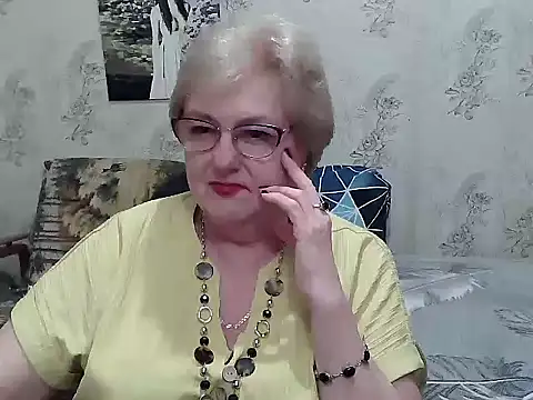 Snapshot of Renata62011 chatting on June 3, 2026, 4:01 pm Renata62011 online show from June 3, 2026, 4:01 pm