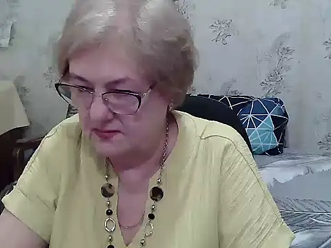 Snapshot of Renata62011 chatting on June 10, 2026, 12:15 pm Renata62011 online show from June 10, 2026, 12:15 pm