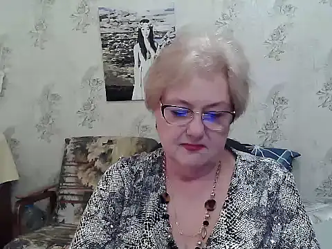 Snapshot of Renata62011 chatting on June 13, 2026, 2:37 pm Renata62011 online show from June 13, 2026, 2:37 pm