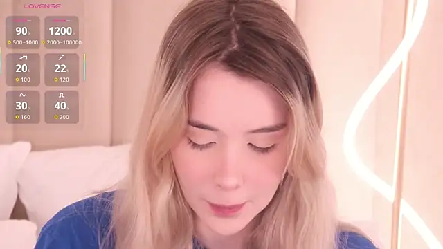 Nesolla online show from March 3, 2026, 8:15 pm