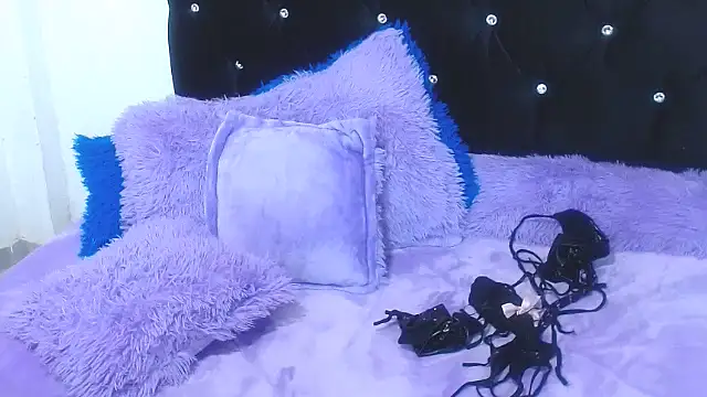 Snapshot of Gabi_Jhons_23 chatting on November 5, 2025, 10:15 am Gabi Jhons 23 online show from November 5, 2025, 10:15 am