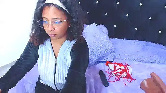 Snapshot of Gabi_Jhons_23 chatting on November 7, 2025, 9:09 am Gabi Jhons 23 online show from November 7, 2025, 9:09 am