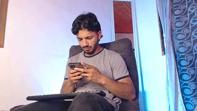 Snapshot of ArturoCardona_ chatting on May 20, 2026, 10:05 pm ArturoCardona online show from May 20, 2026, 10:05 pm