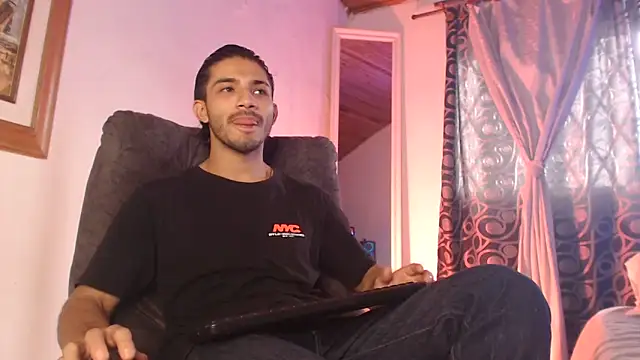 Snapshot of ArturoCardona_ chatting on May 30, 2026, 2:36 pm ArturoCardona online show from May 30, 2026, 2:36 pm