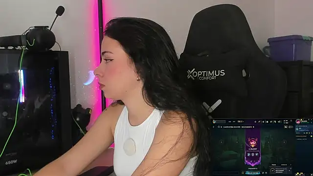 Aishelyng online show from March 3, 2026, 10:04 pm