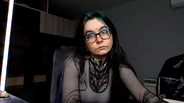 Snapshot of HighelikeGirl chatting on October 19, 2025, 11:00 am HighelikeGirl online show from October 19, 2025, 11:00 am