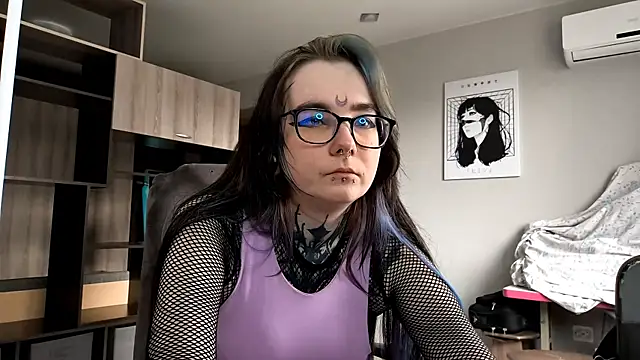 Snapshot of HighelikeGirl chatting on November 5, 2025, 7:08 am HighelikeGirl online show from November 5, 2025, 7:08 am