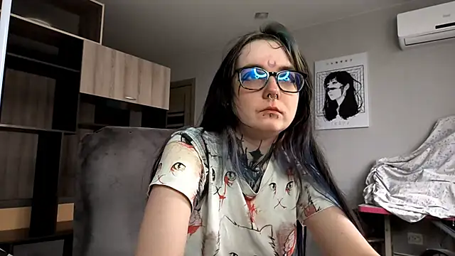 Snapshot of HighelikeGirl chatting on November 6, 2025, 7:09 am HighelikeGirl online show from November 6, 2025, 7:09 am