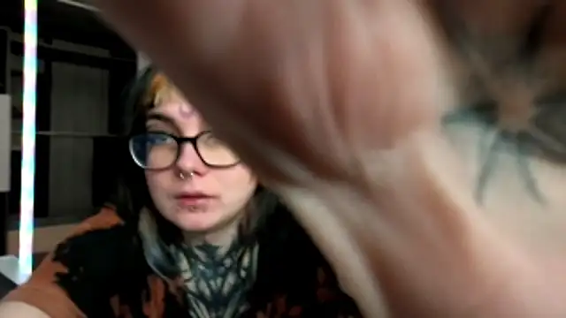 Snapshot of HighelikeGirl chatting on November 16, 2025, 7:03 am HighelikeGirl online show from November 16, 2025, 7:03 am