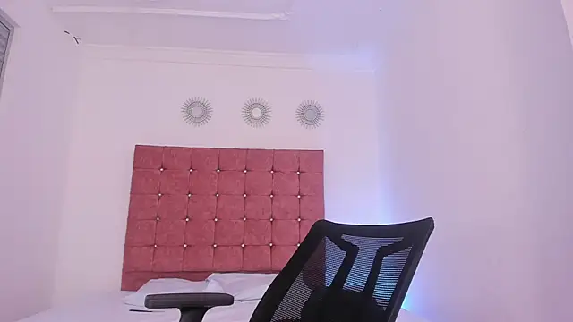 Snapshot of KingStark_ chatting on October 7, 2025, 11:40 am KingStark online show from October 7, 2025, 11:40 am