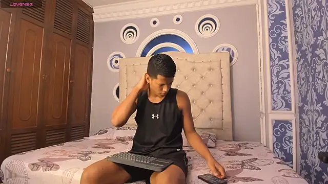 Snapshot of KingStark_ chatting on November 1, 2025, 12:51 pm KingStark online show from November 1, 2025, 12:51 pm