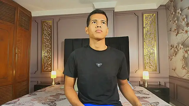 KingStark  online show from December 23, 2025, 3:26 am