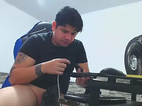 Snapshot of mister_cum1999 chatting on May 17, 2026, 7:50 am mister cum1999 online show from May 17, 2026, 7:50 am