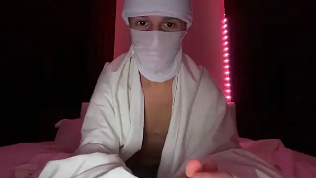 Snapshot of holydirt_luxeno1 chatting on October 6, 2025, 6:27 pm holydirt luxeno1 online show from October 6, 2025, 6:27 pm