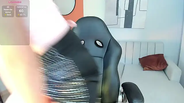 Snapshot of marie_bass chatting on October 8, 2025, 11:41 am marie bass online show from October 8, 2025, 11:41 am