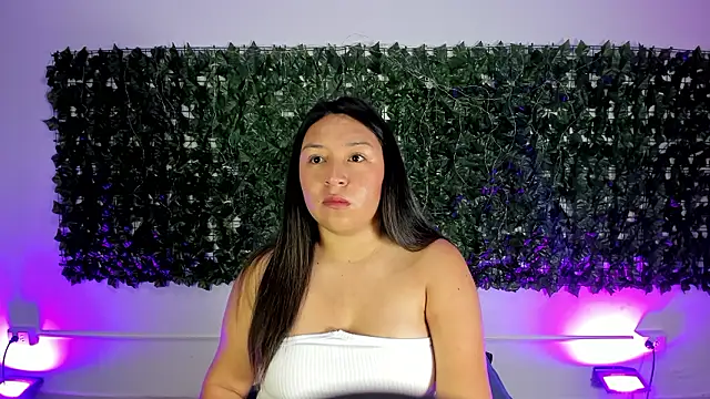 BellaRoux1 online show from March 5, 2026, 12:23 pm