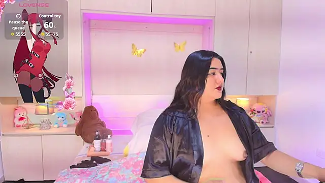 LilyWhitney online show from July 8, 2026, 4:06 am