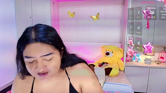 LilyWhitney online show from July 16, 2026, 4:29 am