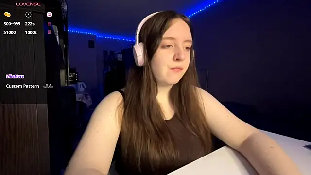 Snapshot of LauretteRagar chatting on October 21, 2025, 6:19 pm LauretteRagar online show from October 21, 2025, 6:19 pm