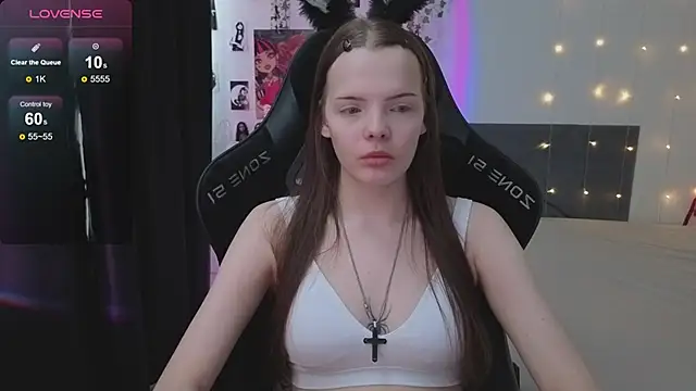 Luna Navy online show from March 13, 2026, 5:58 am