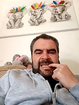 Snapshot of HairypapaK chatting on April 22, 2026, 12:18 pm HairypapaK online show from April 22, 2026, 12:18 pm