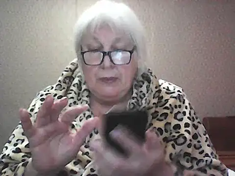 Alexia64231 online show from October 6, 2025, 4:59 pm