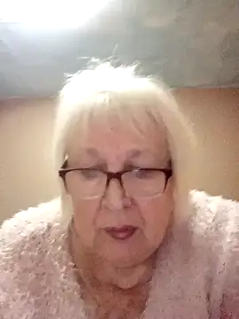 Alexia64231 online show from October 24, 2025, 5:42 pm