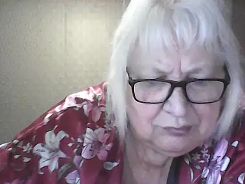 Alexia64231 online show from April 15, 2026, 3:02 am