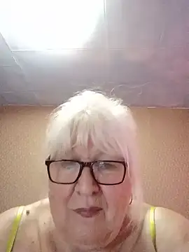Snapshot of Alexia64231 chatting on July 15, 2026, 12:54 pm Alexia64231 online show from July 15, 2026, 12:54 pm