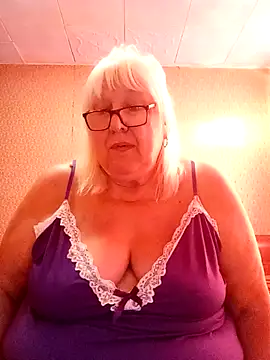 Snapshot of Alexia64231 chatting on July 19, 2026, 3:21 am Alexia64231 online show from July 19, 2026, 3:21 am