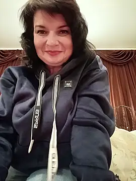 LedyNika online show from May 1, 2026, 1:37 pm