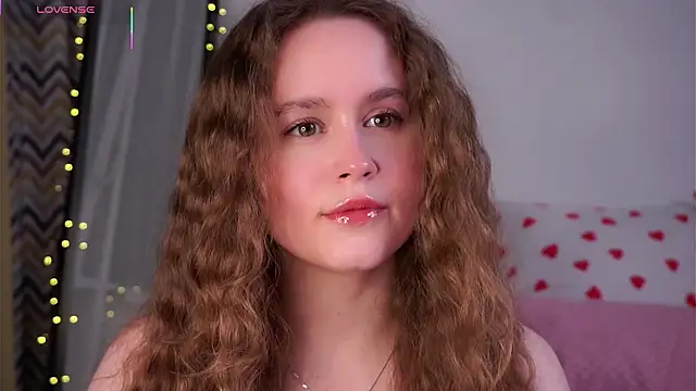 SusannaScholler online show from April 30, 2026, 10:25 pm