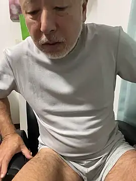 Snapshot of gholly2007 chatting on September 14, 2025, 6:07 pm gholly2007 online show from September 14, 2025, 6:07 pm