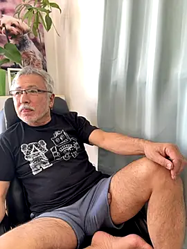 Snapshot of gholly2007 chatting on October 18, 2025, 2:58 am gholly2007 online show from October 18, 2025, 2:58 am