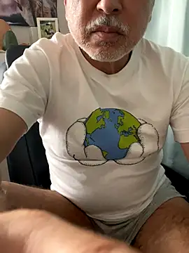 Snapshot of gholly2007 chatting on October 27, 2025, 2:15 am gholly2007 online show from October 27, 2025, 2:15 am