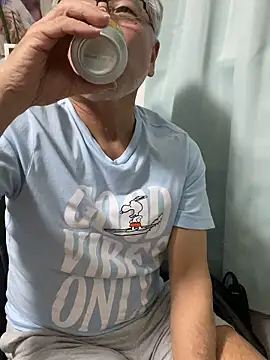 Snapshot of gholly2007 chatting on November 28, 2025, 12:41 pm gholly2007 online show from November 28, 2025, 12:41 pm