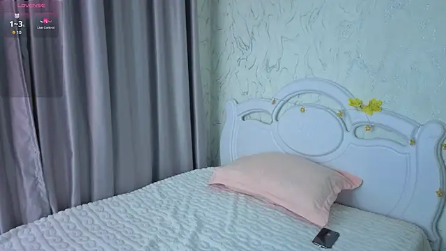 Snapshot of akino_hen chatting on November 9, 2025, 4:05 pm akino hen online show from November 9, 2025, 4:05 pm