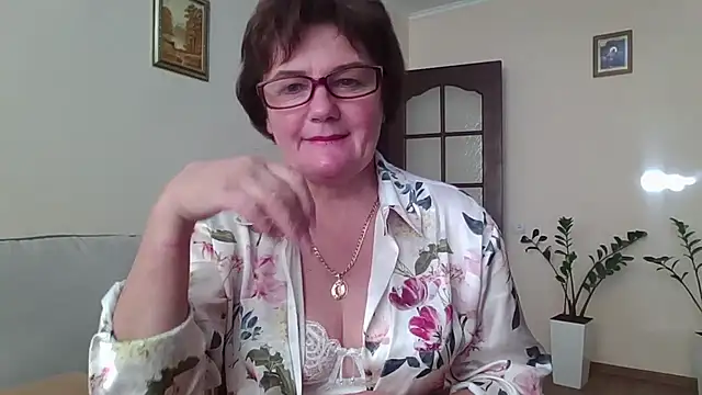 Snapshot of Galina56301 chatting on September 26, 2025, 3:05 pm Galina56301 online show from September 26, 2025, 3:05 pm