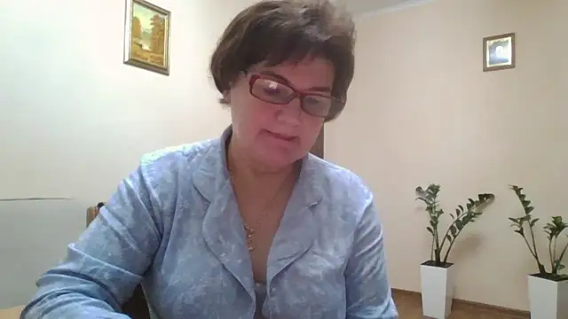 Snapshot of Galina56301 chatting on December 14, 2025, 3:28 pm Galina56301 online show from December 14, 2025, 3:28 pm