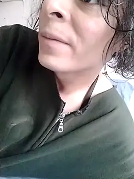 oxxy jean online show from May 2, 2026, 11:37 am